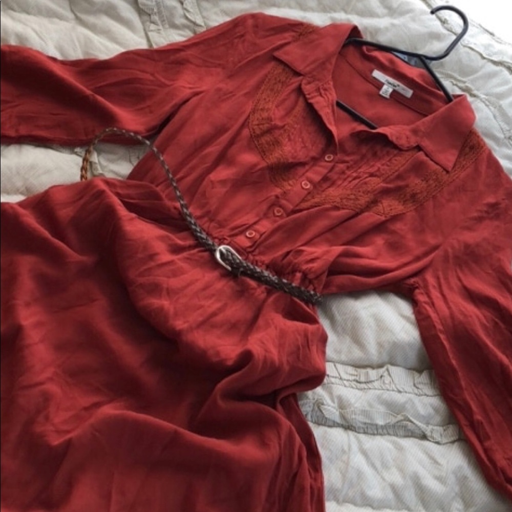Mid sleeve dress
